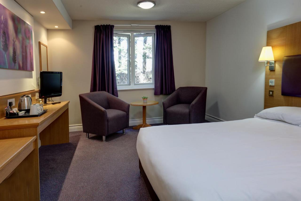 Orchid Epsom; Sure Hotel Collection By Best Western Bagian luar foto